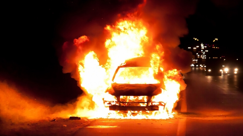 Около 60 автомобила са изгорени по улиците на Страсбург и