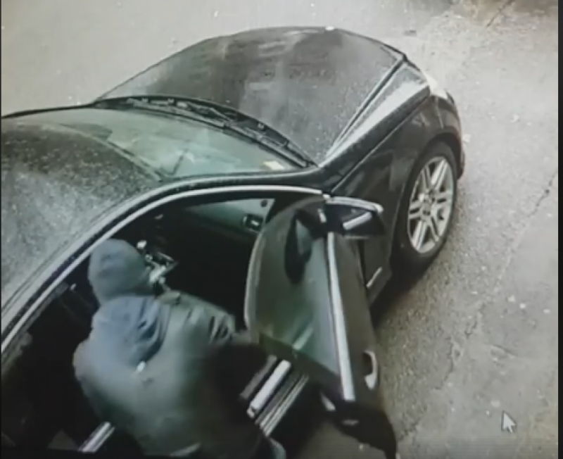 Автомобил с българска регистрация е бил използван от извършителите на зрелищна кражба