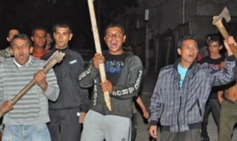 61 годишен мъж пострада при ромско меле с вили и брадви