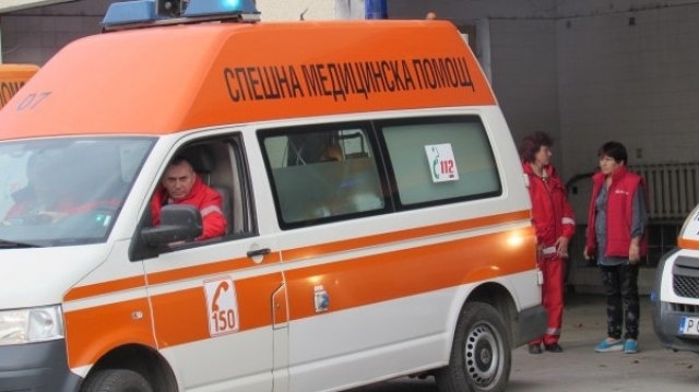 Микробус блъсна 3-годишно дете в Сливенско, съобщиха от полицията.
На 18