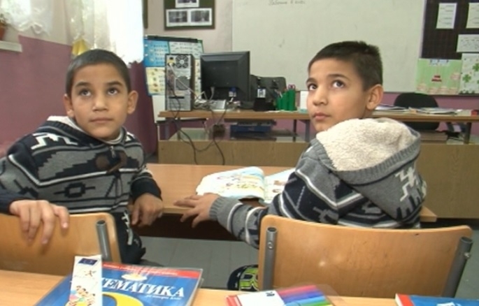 9 000 деца са върнати обратно в клас от началото