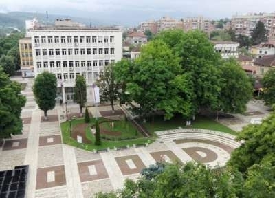 На 6 юни от 18 часа на площад България звездите