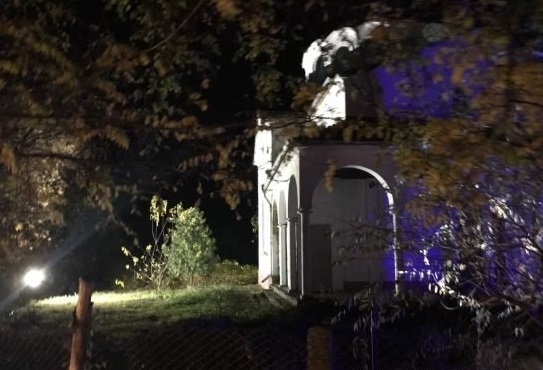 Жител на Гложене дари средства за ново осветление на църквата