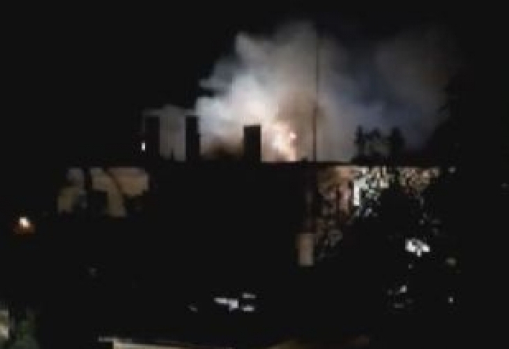 Пожар избухна в ранните часове на днешния ден в имота