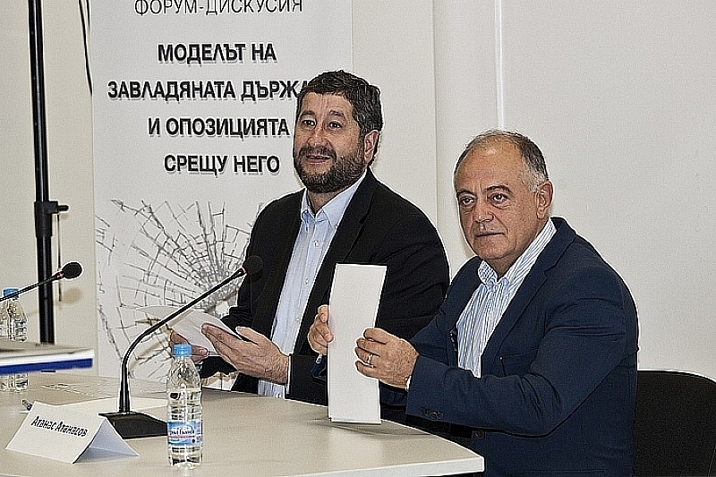 Аферата е доказала некадърността на българските служби и регулатори
