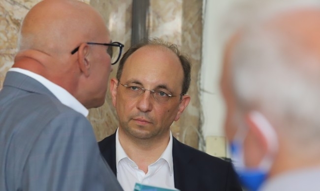 Лидерът на Има такъв народ Слави Трифонов обяви имената на