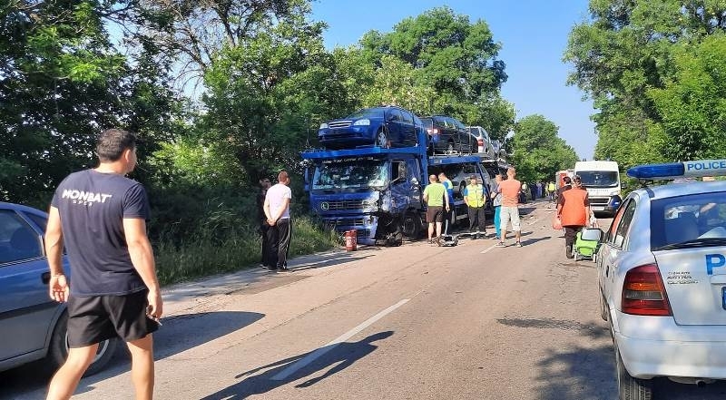Тежка катастрофа е станала на пътя между видинските села Бела