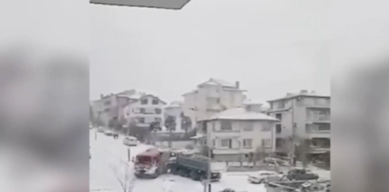 Падналият сняг по Южното Черноморие затрудни трафика в Община Царево