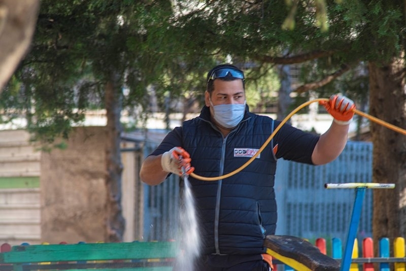 Специалисти от ДДД Груп Дезинфекционна станция ООД Враца