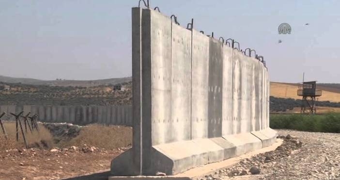 Турция е завършила изграждането на 764 километрова бетонна стена по границата