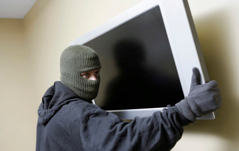 Полицаи са заловили вандал разбил читалището в берковското село Боровци