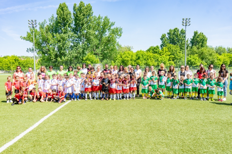 Дeтска градина „Мир“ триумфира в турнира по футбол между детските градини в Мездра /снимки/