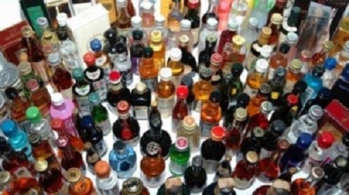 147 бутилки различни видове алкохол задържаха митническите служители на ГД