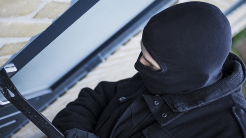 Мъж  инсценирал грабеж за близо 7 000 лв и побой е