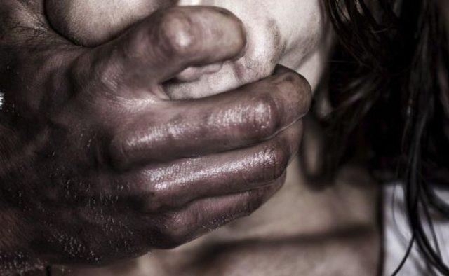 Две години и десет месеца лишаване от свобода с тригодишен