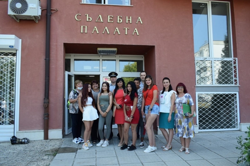 В Районен съд Козлодуй днес се проведе симулативен съдебен