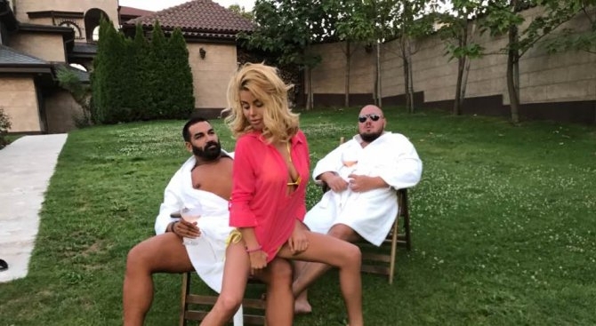 Светлана Василева днес сутринта си е събрала багажа и се