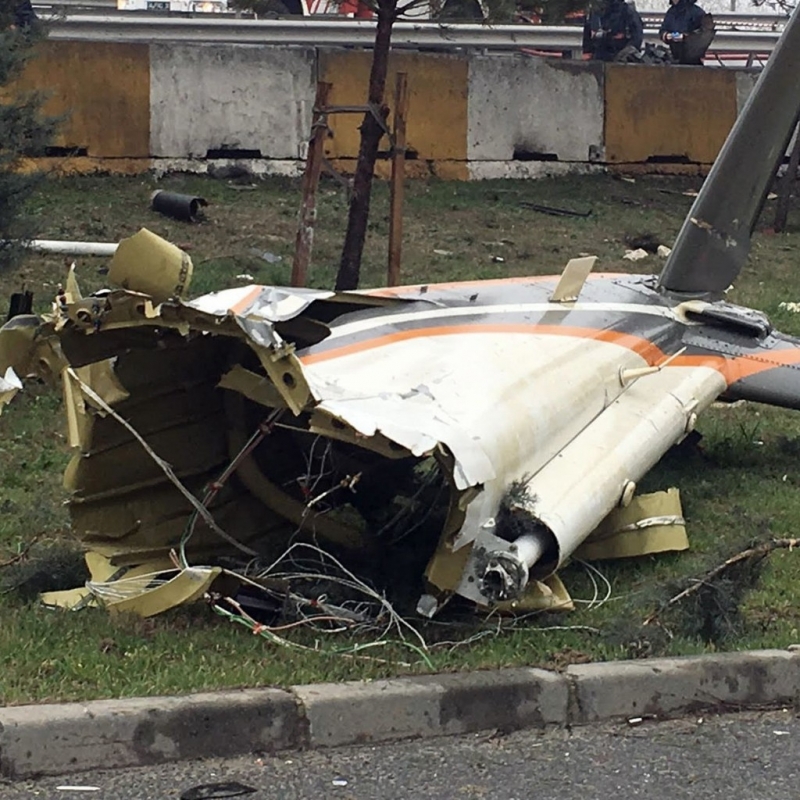 Четирима души загинаха при сблъсък на лекомоторен самолет и хеликоптер