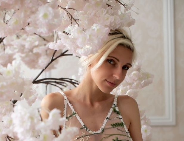 Започваме деня с Емили Блум и специалните подробности които се