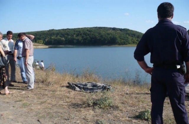 Телата и на трите деца удавили се в морето край