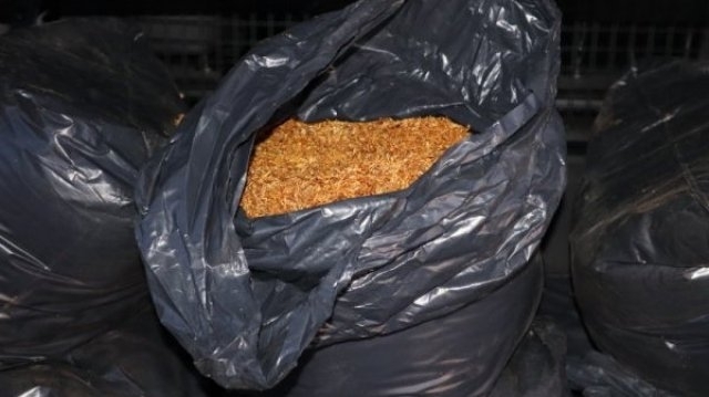 Полицаи са открили тютюн и цигари без бандерол при претърсване