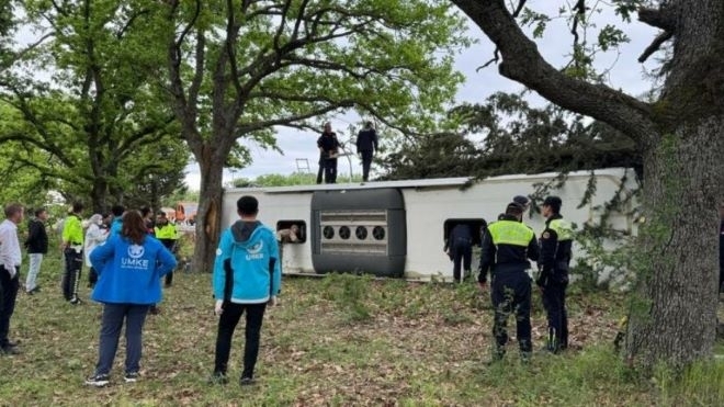 Автобус с българска регистрация се е обърнал в Турция съобщават