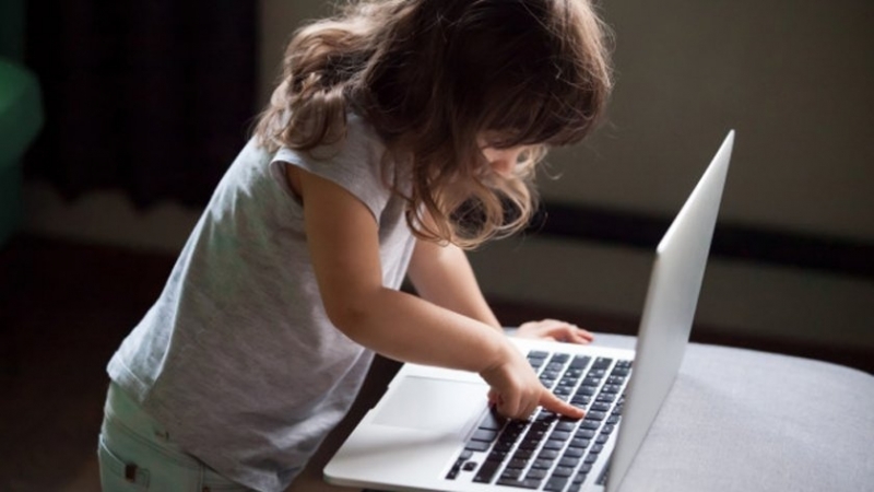 Русия разработва бял интернет за деца с проверено съдържания обяви