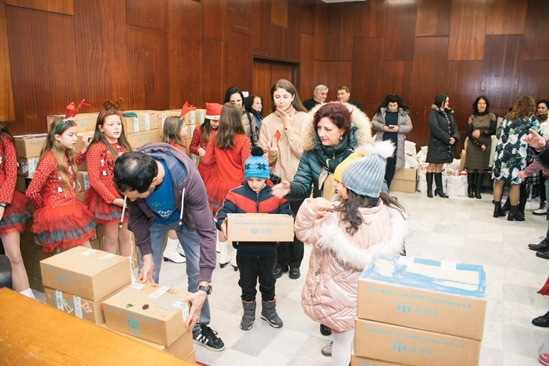 За поредна година Фондация АДРА България зарадва с подаръчни пакети
