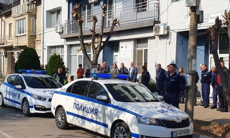 Служителите на МВР в цялата страна почетоха паметта на граничаря