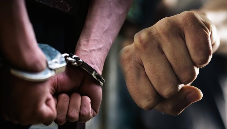 Пребиха мъж пред магазин в Пловдив съобщиха от полицията На 2 април около 14 00