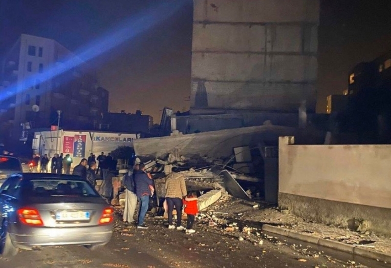 Трус с магнитуд 6 4 и мощни вторични трусове удариха адриатическото