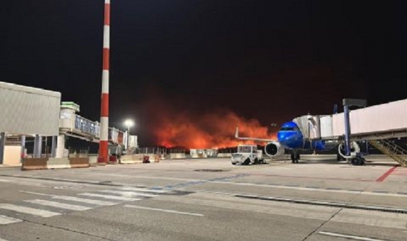 Днес летището в град Палермо Сицилия беше принудено да затвори