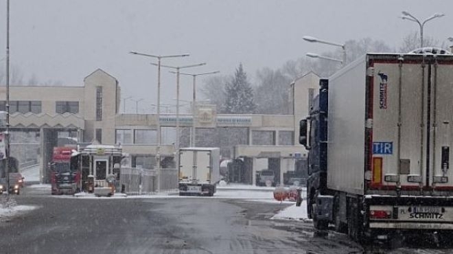 Рекорден трафик от товарни автомобили и рекордни постижения на митничарите