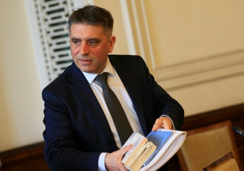 Бавят със седмица уволнението на съдия Андон Миталов