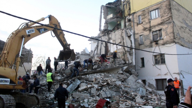 24 годишната приятелка на сина на премиера на Албания Еди Рама