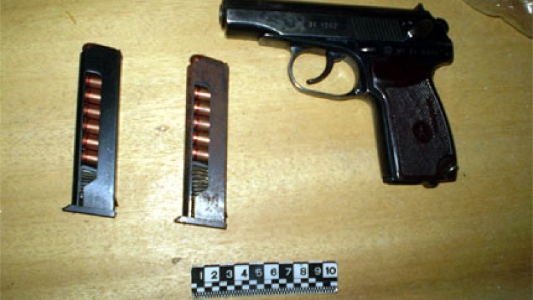 Вчера след подаден сигнал служители на реда са претърсили къща