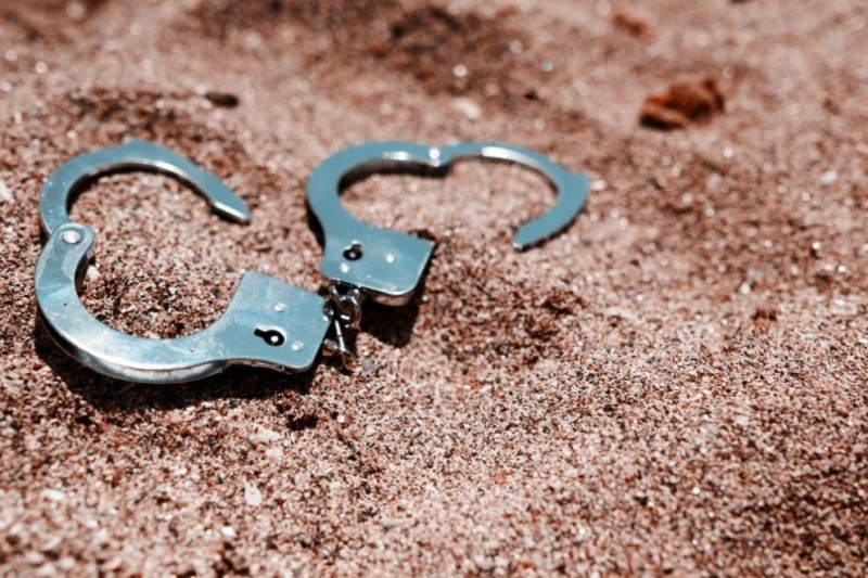 Българка и двама африканци били арестувани след като заснели еротичен