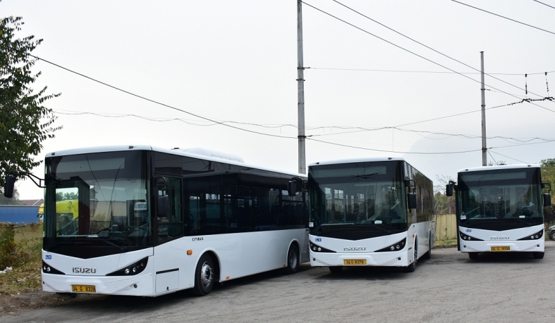 Още три нови автобуса пристигнаха във Враца съобщиха от общината
