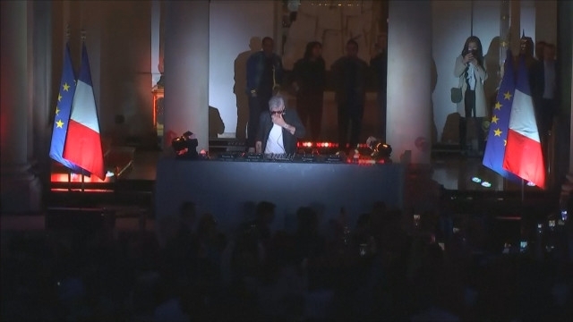 Елисейският дворец за няколко часа стана терен за диджей парти