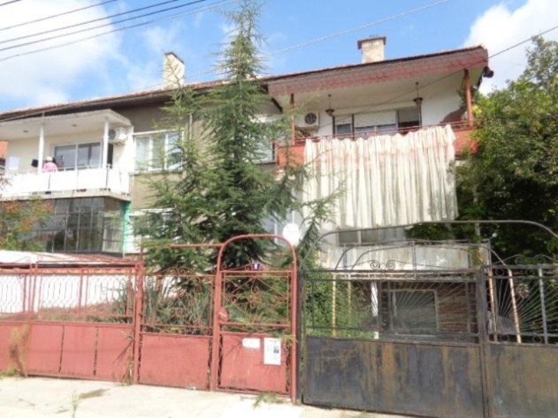 Частен съдебен изпълнител пусна на търг етаж от голяма къща