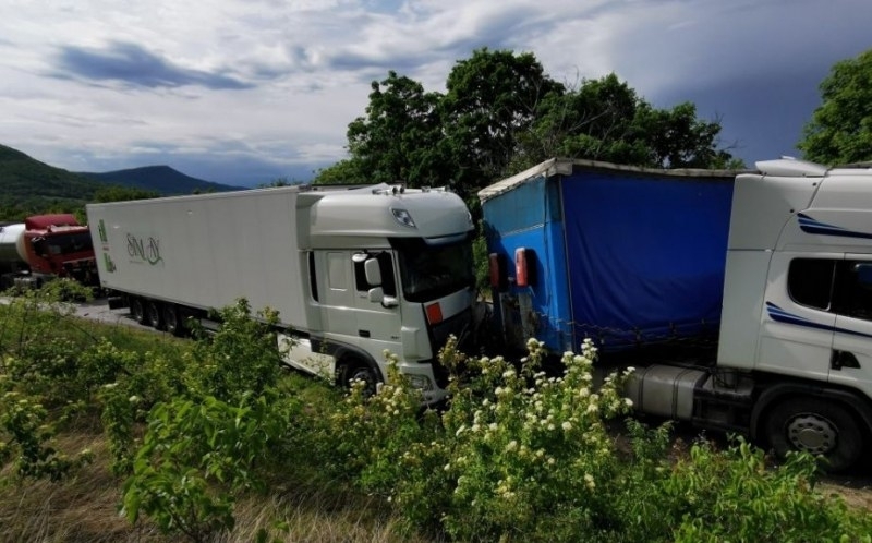 Два ТИР а катастрофира на новото околовръстно край Монтана научи BulNews Пътният