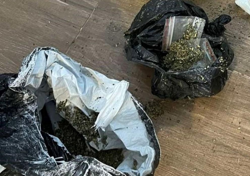 Заловиха двама души с наркотици в Софийско съобщиха от полицията На