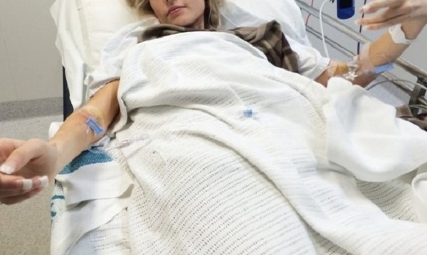 Тийнейджърка е в болница след като била бутната от младеж