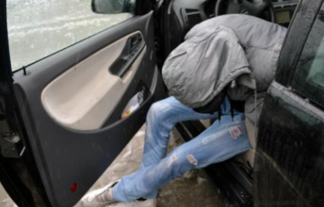 Заловиха шофьор на метадон зад волана във Враца съобщиха от