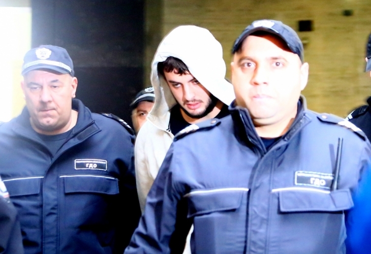 Подсъдимият за убийството в Борсовата градина Йоан Матев е наръгал
