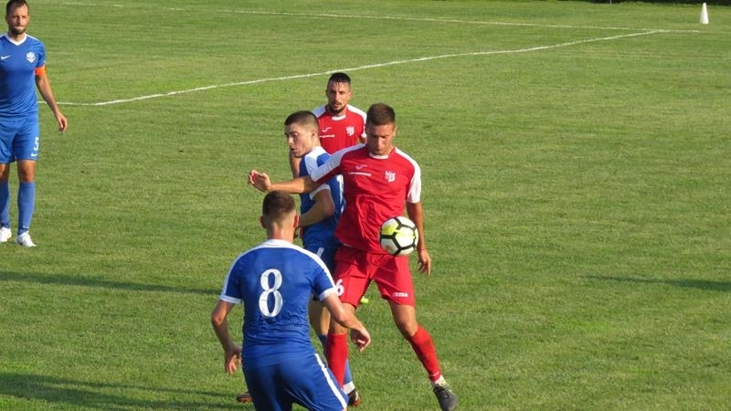 Отборът на Кариана продължава без загуба под ръководството на новия