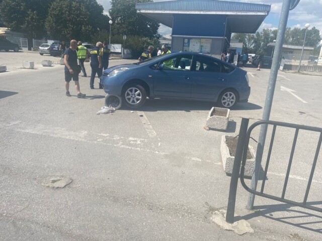 Скандални кадри заснети пред входа на пловдивския КАТ разбуниха духовете