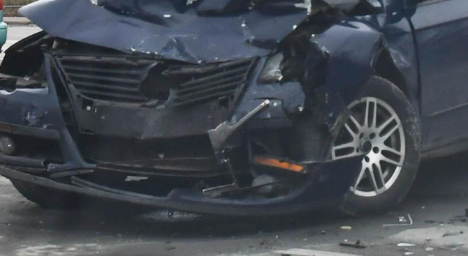 25 годишна жена е пострадала при пътен инцидент на автомагистрала Хемус