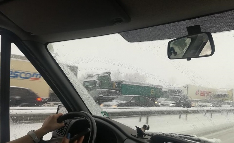 Полицията затвори международния път Е 79 при Ботевград в посока автомагистрала