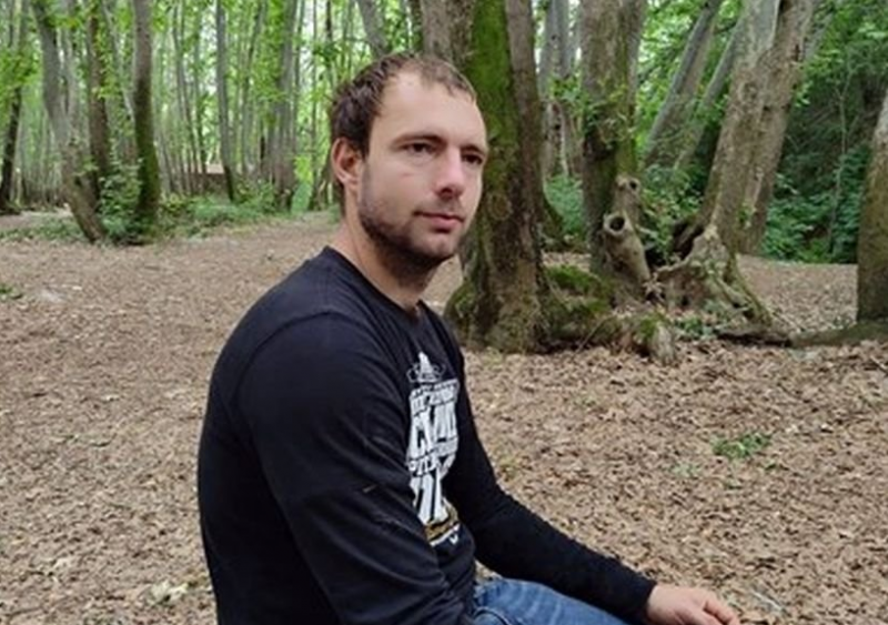 Потвърждавам че искам да остана за постоянно в ареста Това